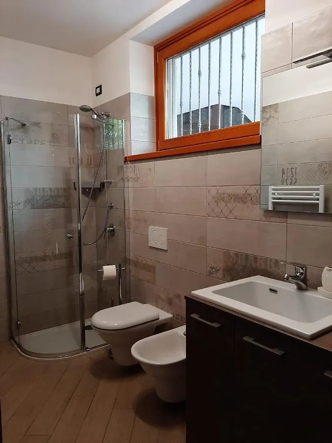 Bmp Apartment Deluxe 2 Jacuzzi Riscaldata Privata Vista Lago Di Garda Brenzone sul Garda Itália