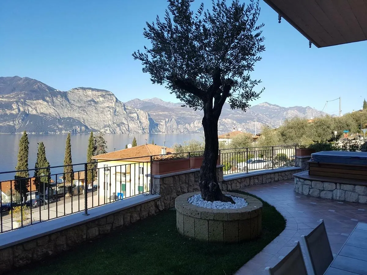 Bmp Apartment Deluxe 2 Jacuzzi Riscaldata Privata Vista Lago Di Garda Brenzone sul Garda Itália