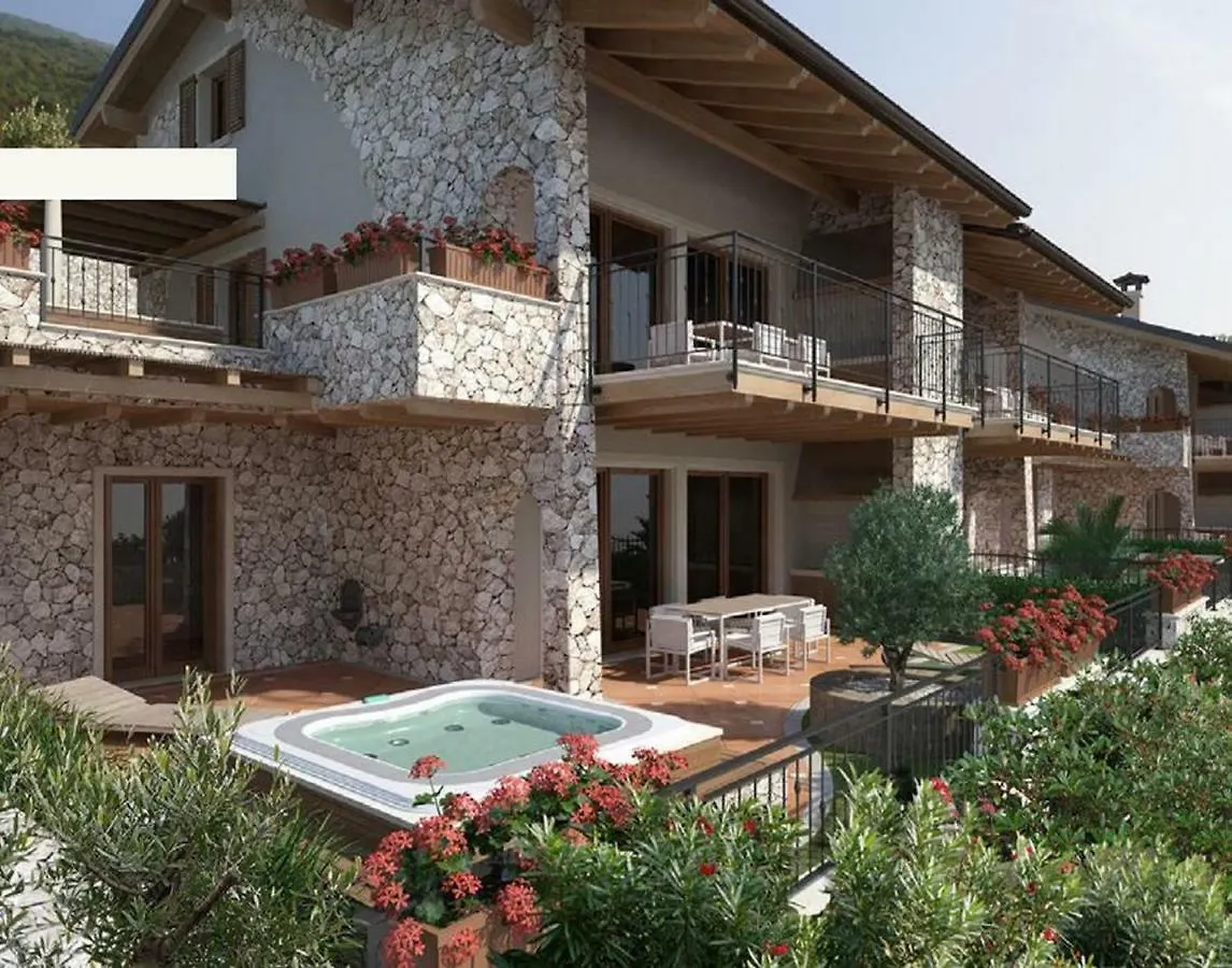 Bmp Apartment Deluxe 2 Jacuzzi Riscaldata Privata Vista Lago Di Garda Brenzone sul Garda Casa de Férias